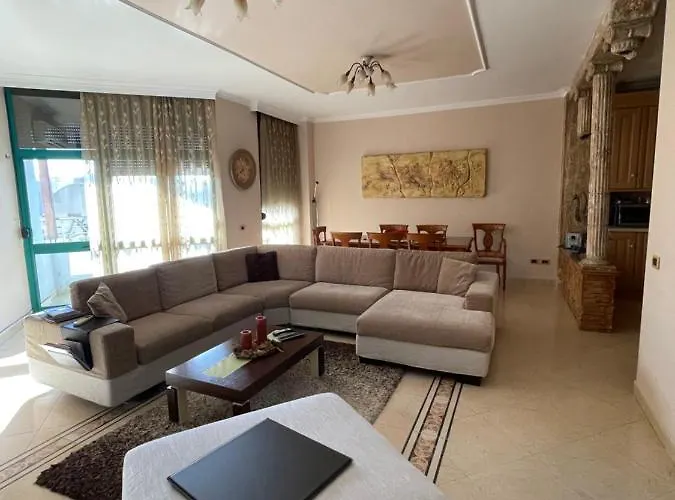 Luxury Center Apartment